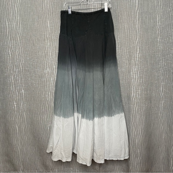 Tie Dye Ombre Bustle Maxi Skirt - Picture 4 of 7